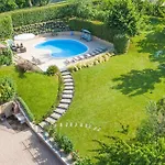 Luxurious In With Sauna Prázdninový dům Karojba