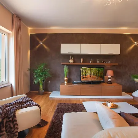 Prázdninový dům Luxurious In With Sauna Karojba