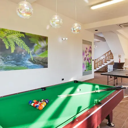 Dom wakacyjny In With Sauna