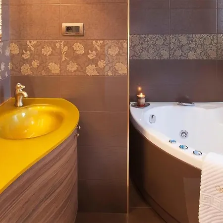 In With Sauna Karojba