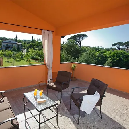 In With Sauna Karojba