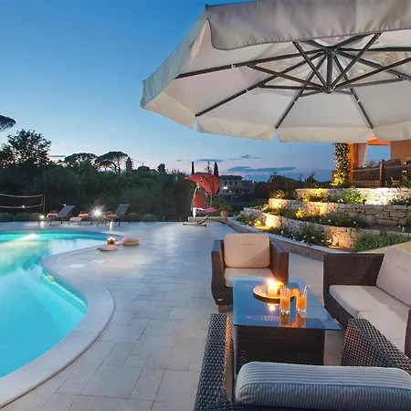 Σπίτι διακοπών In With Sauna *