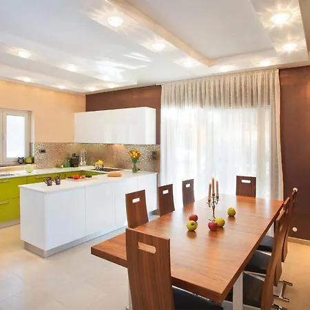 In With Sauna Karojba