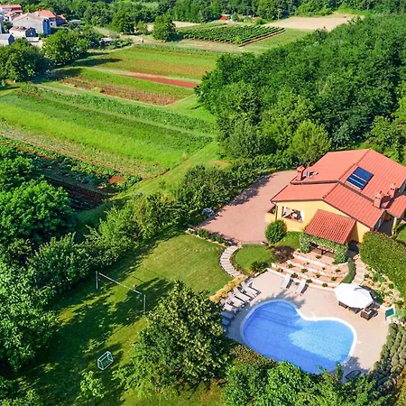 In With Sauna Karojba