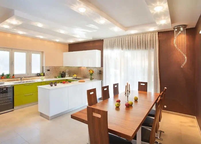 In With Sauna Karojba