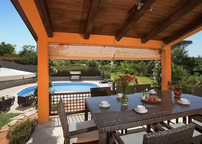 In With Sauna Karojba